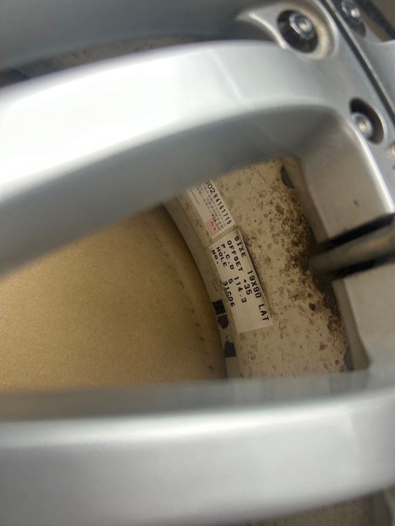 オートクチュール　ホイール　19インチ　9j +23 +35 PCD114.3