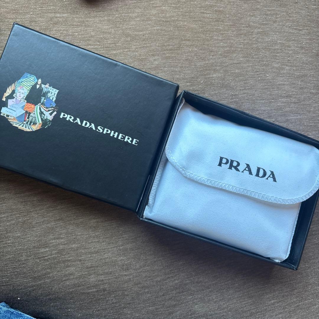 PRADA ブラック 二つ折り財布 サフィアーノレザー