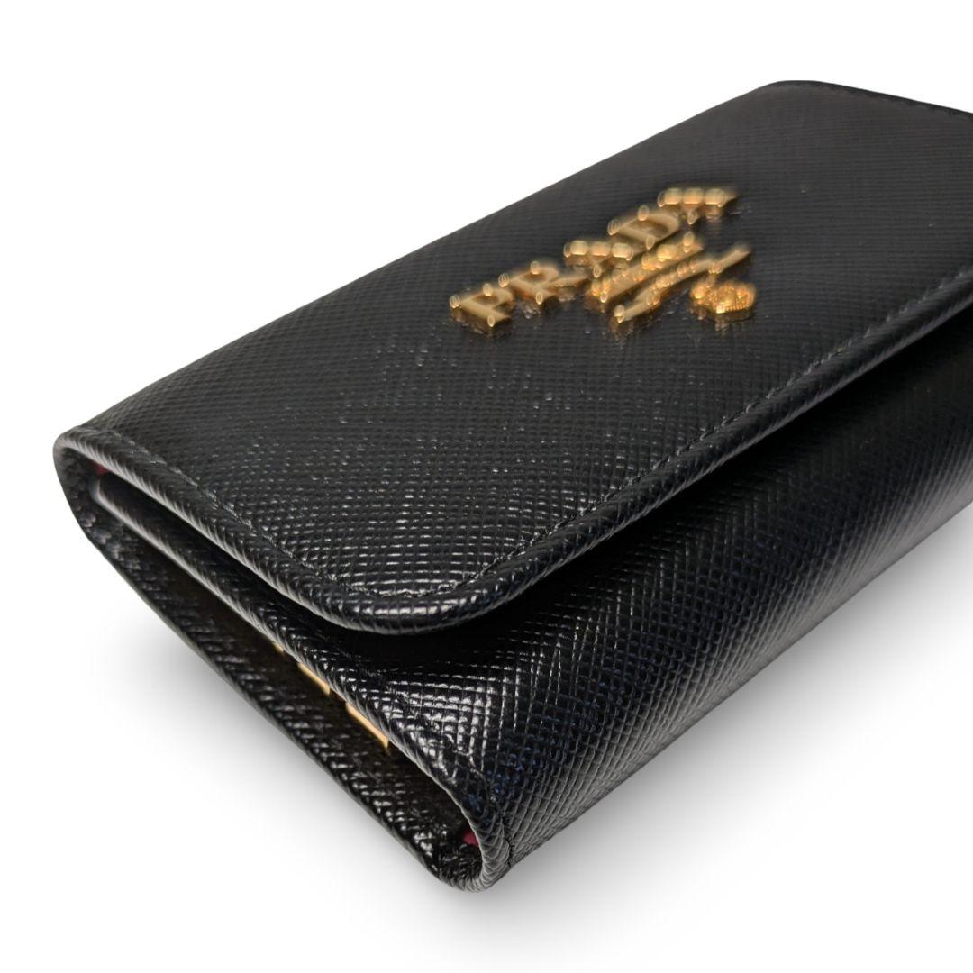 【極美品】PRADAプラダ レザー 4連キーケース　内側ピンク