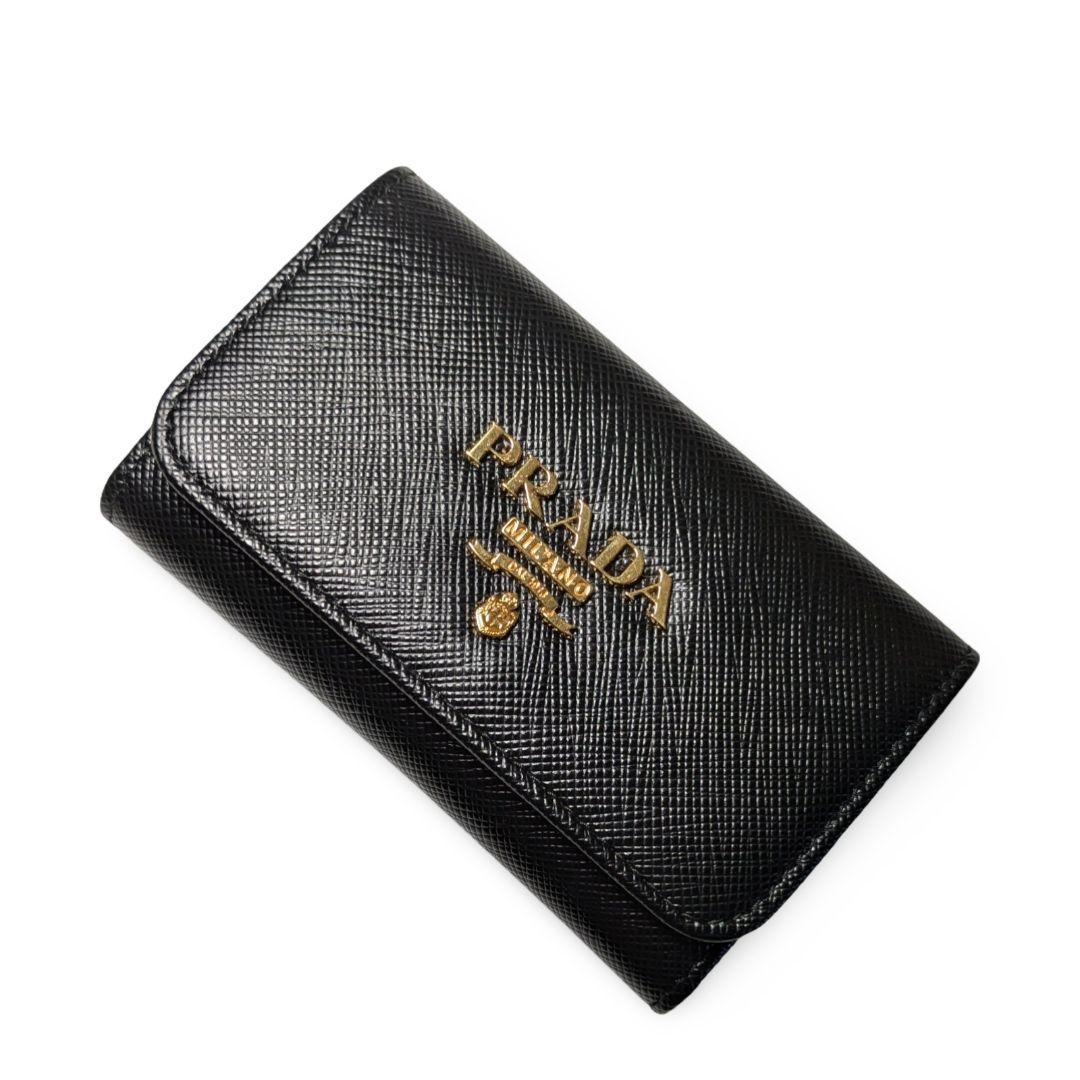 【極美品】PRADAプラダ レザー 4連キーケース　内側ピンク