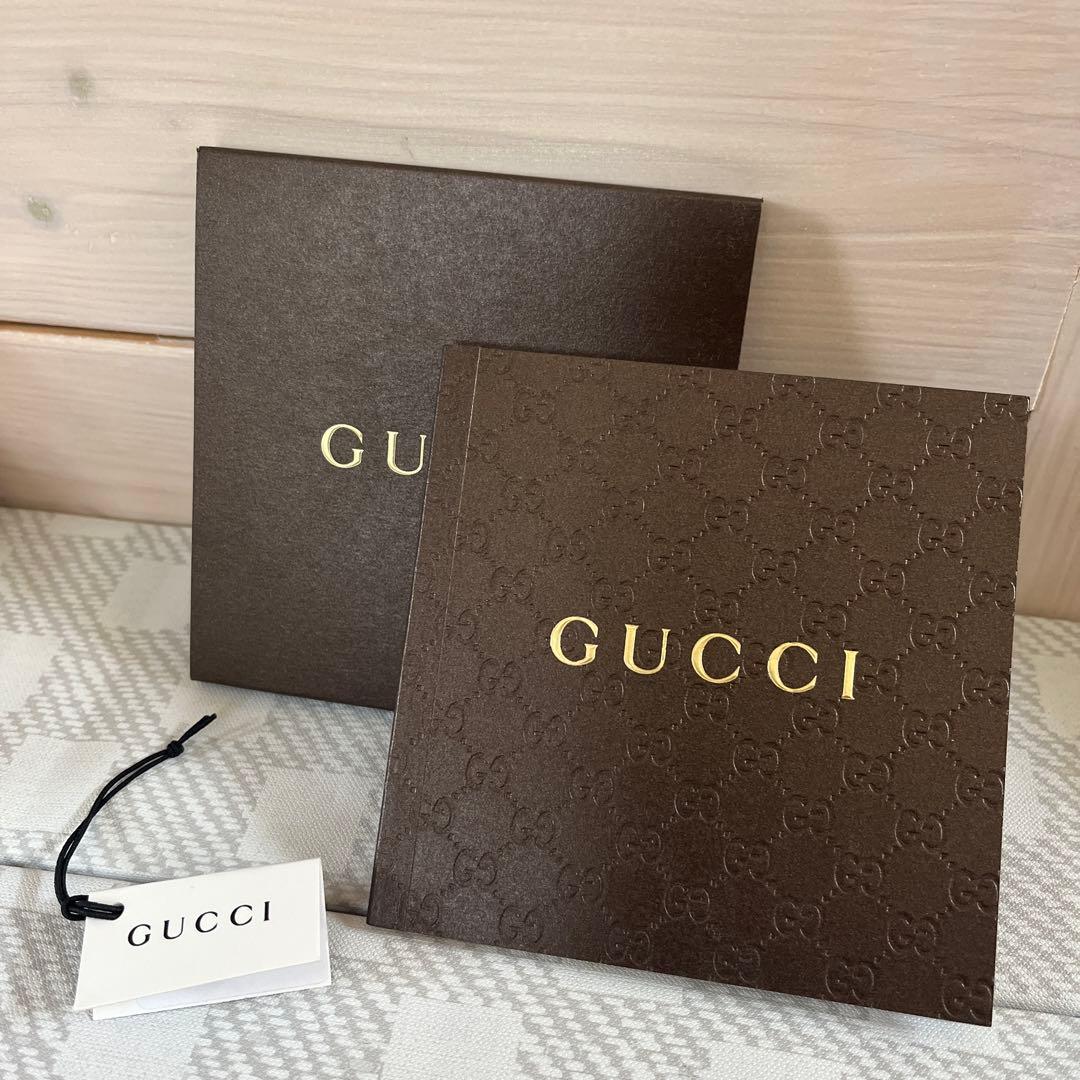 GUCCI グッチ　sync archive Watch rubber レッド