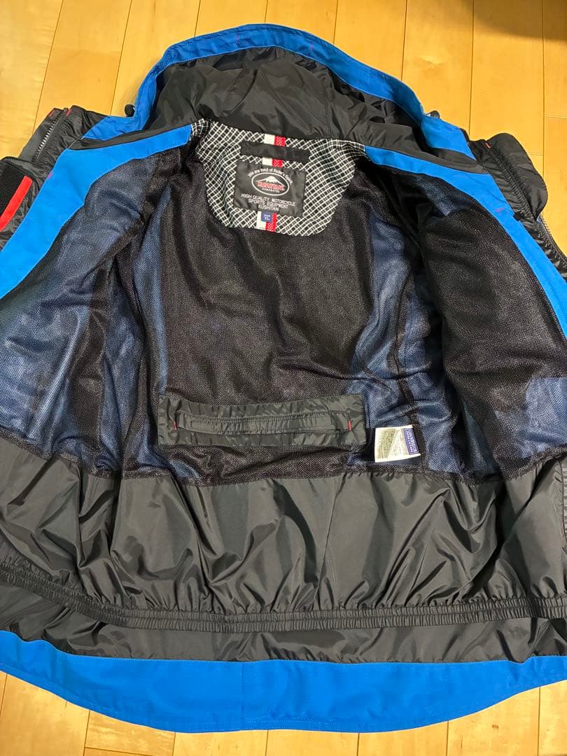 【極美品】 KUSHITANI クシタニ　ウインタークラリティージャケットXL