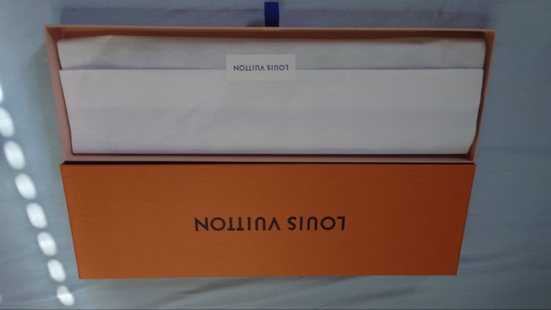 LOUIS VUITTON ネイビー ネクタイ新品、箱付き