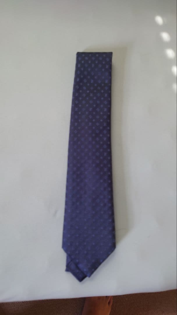LOUIS VUITTON ネイビー ネクタイ新品、箱付き
