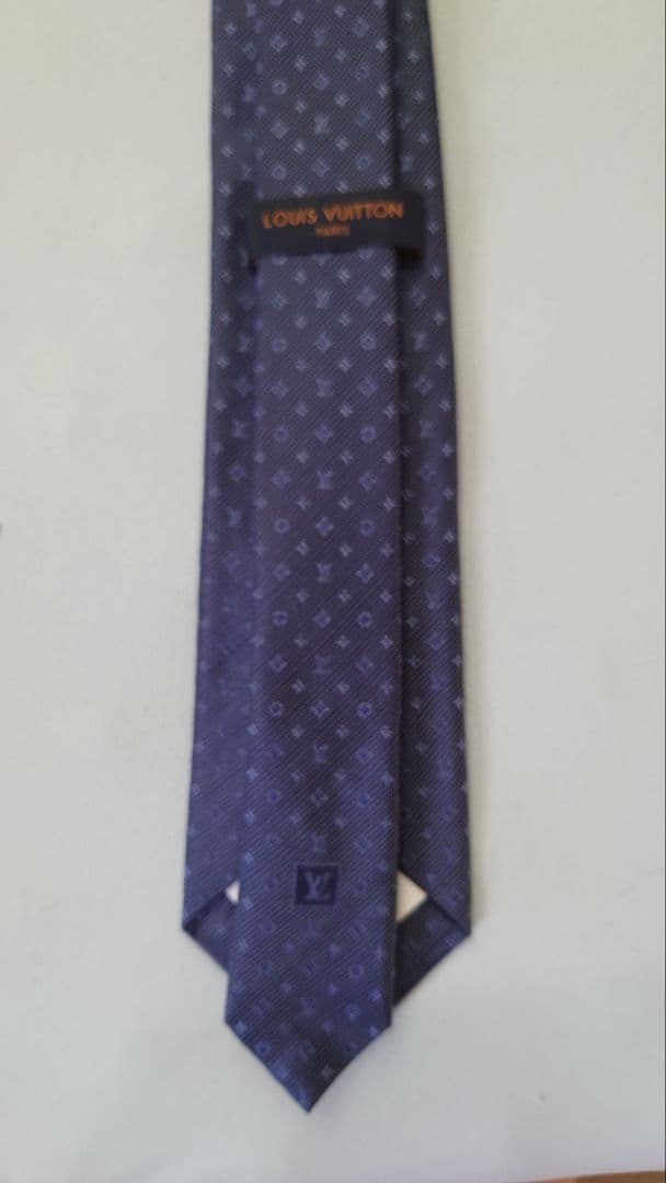 LOUIS VUITTON ネイビー ネクタイ新品、箱付き