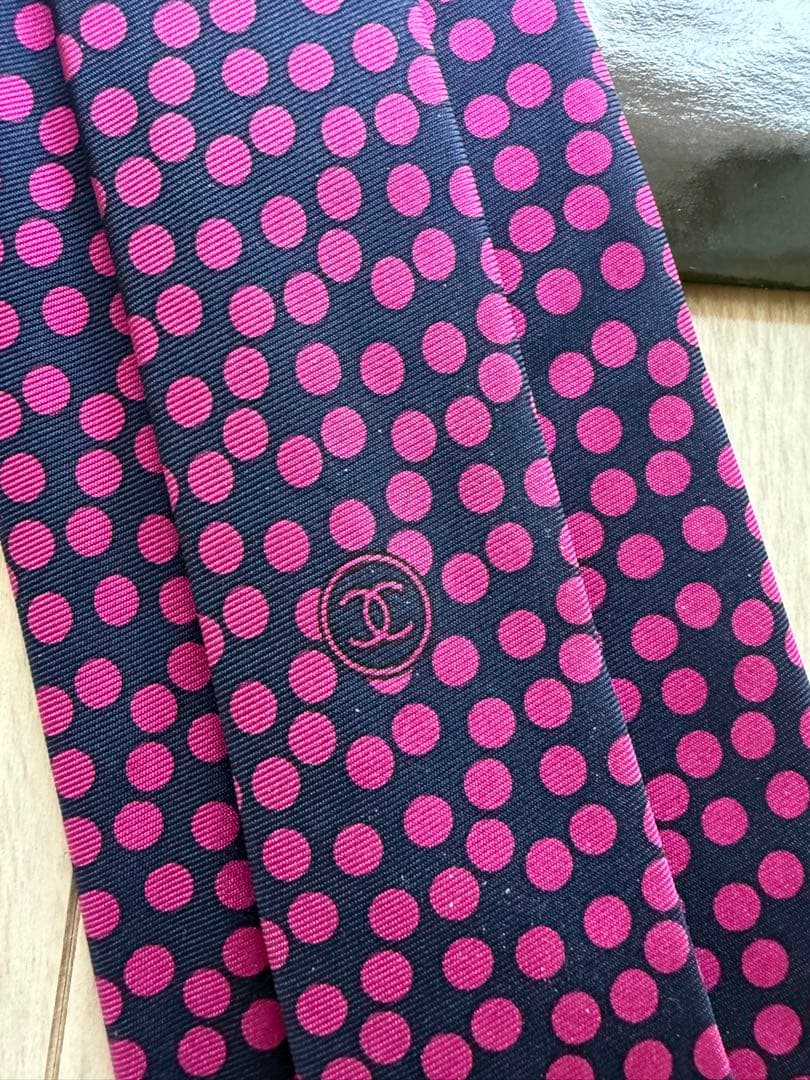 CHANEL 新品未使用タグ付き　ドット柄 ネクタイ