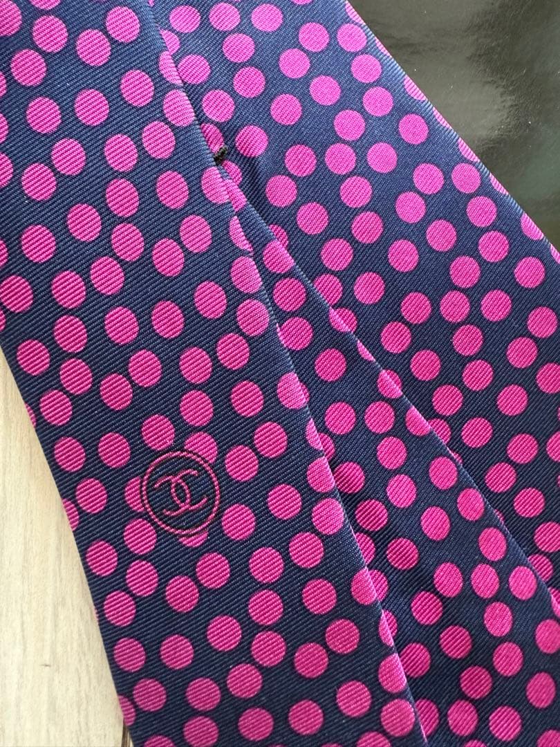 CHANEL 新品未使用タグ付き　ドット柄 ネクタイ