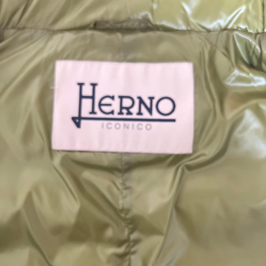 新品タグ付き　Herno オリーブグリーン ダウンベスト