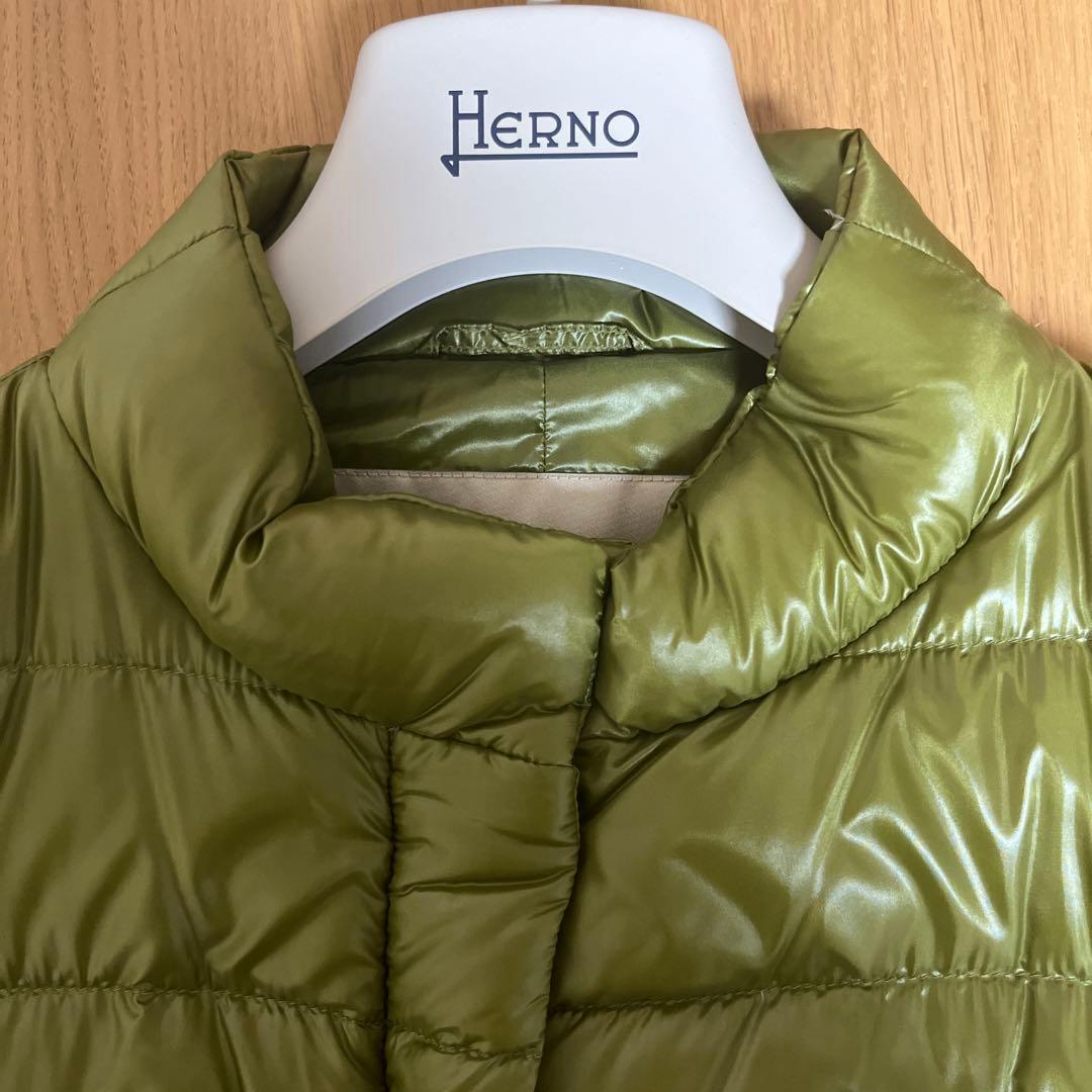 新品タグ付き　Herno オリーブグリーン ダウンベスト