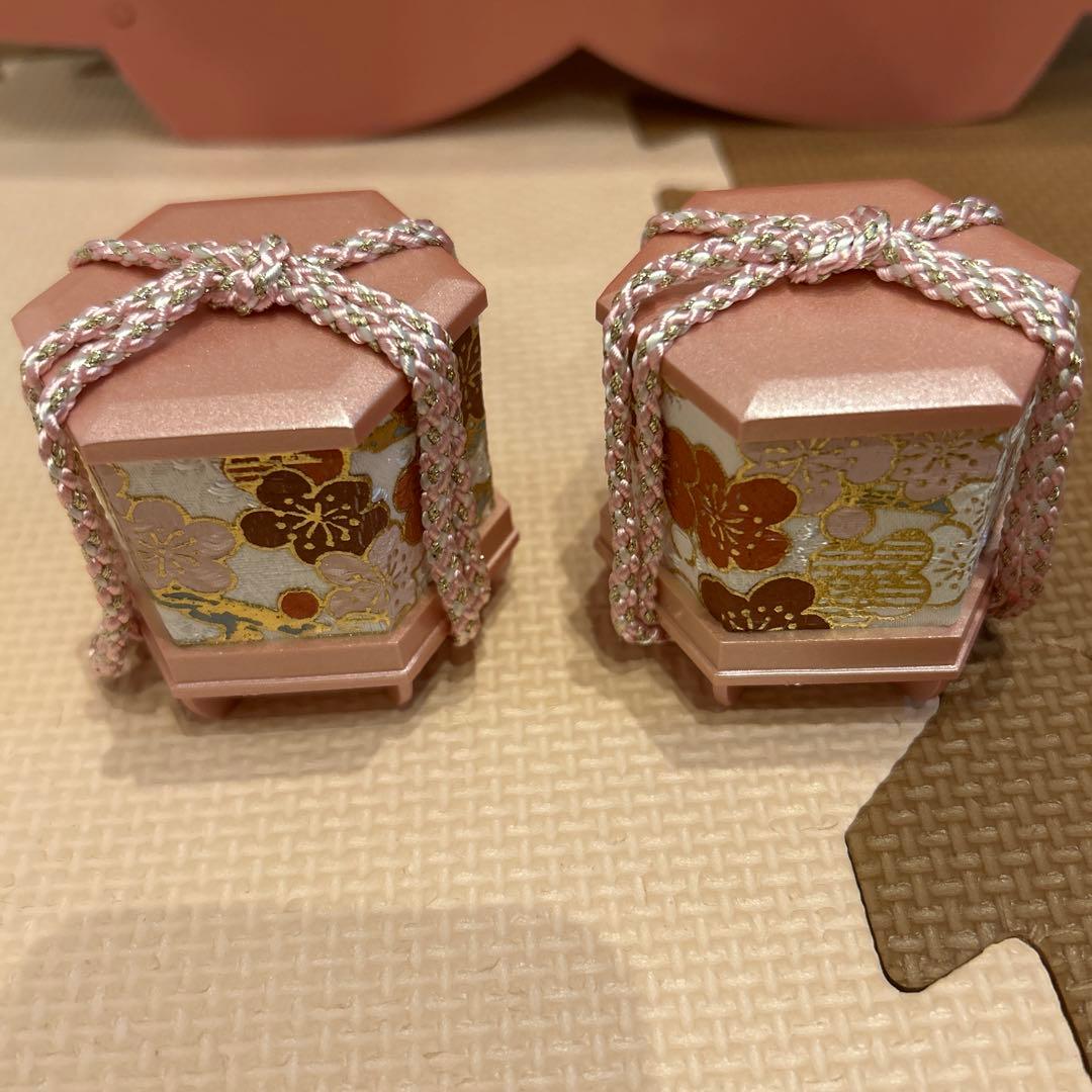 吉徳　ケース入り親王飾り　桜形ガラスケース付き雛人形