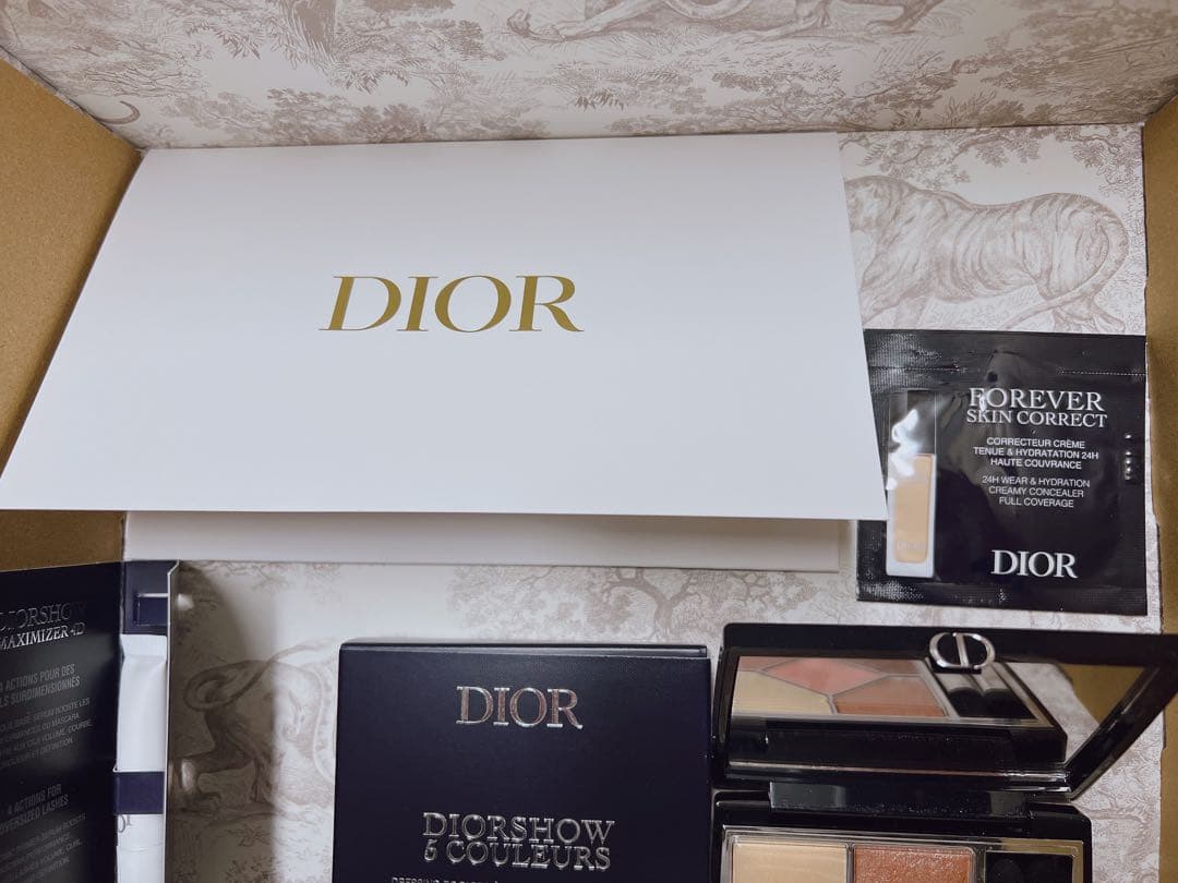 新品　Dior ディオール　サンククルール　743 ローズチュール