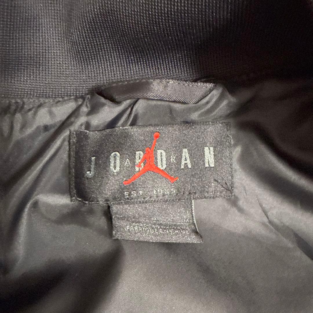 ナイキジョーダンサテンスタジャン