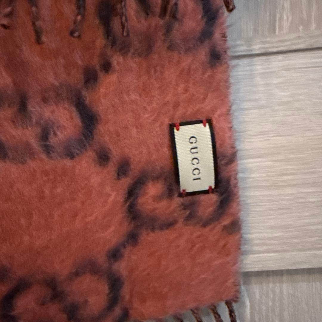 GUCCI ロゴパターン マフラー　ピンクブラック