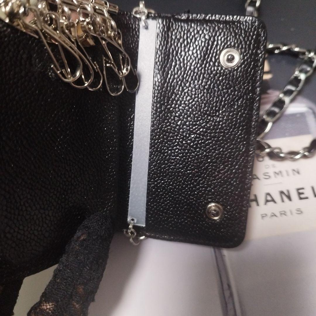 シャネルマトラッセ　キーケース　キャビアスキン　斜めがけ