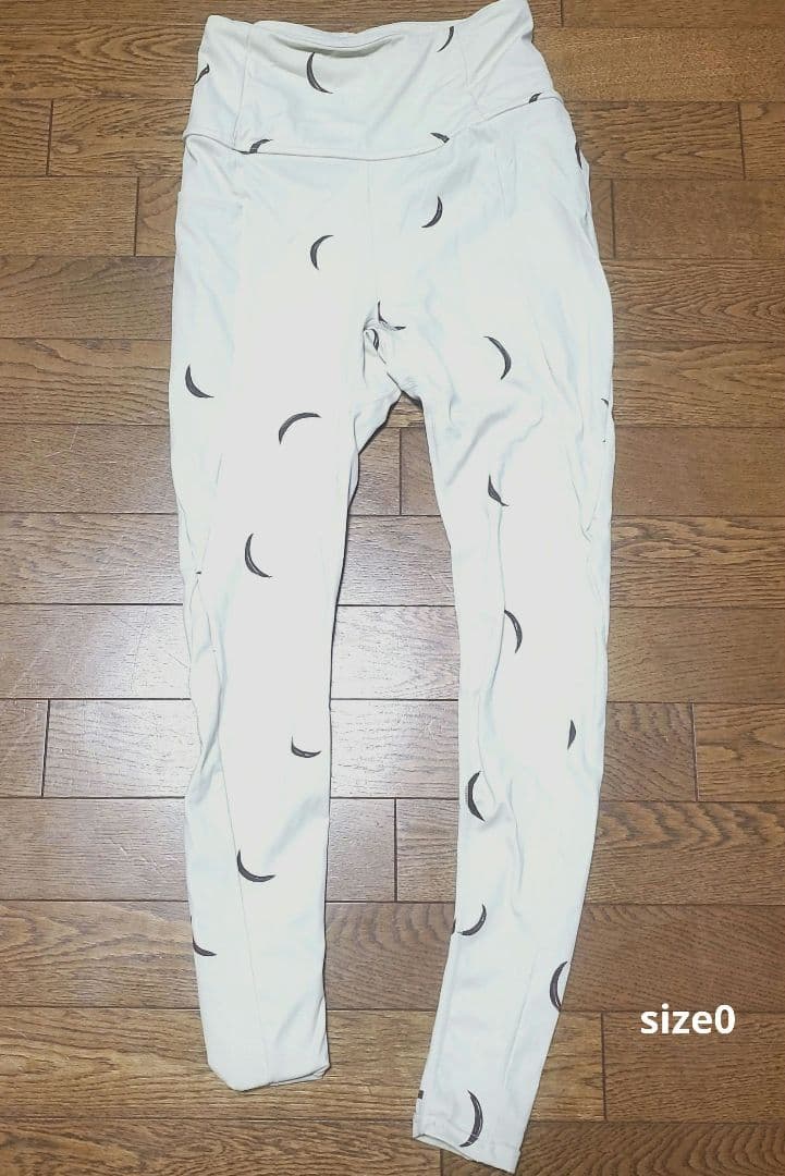 emmi yoga moon pattern ヨガウェア上下　サイズ0 ベージュ