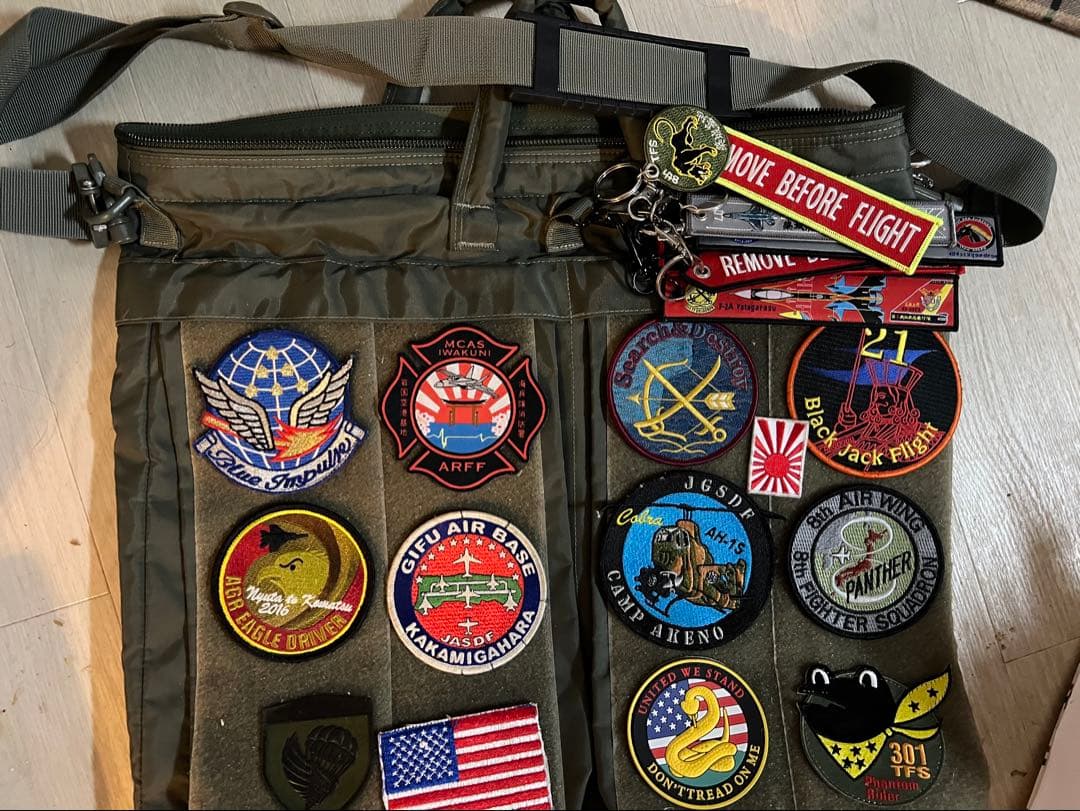 ヘルメットバッグ　パッチつけたままです。