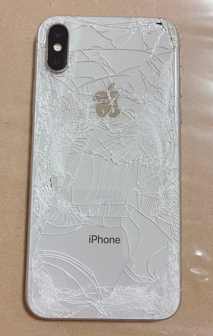 iPhone X ホワイト 64GB 本体　背面割れ