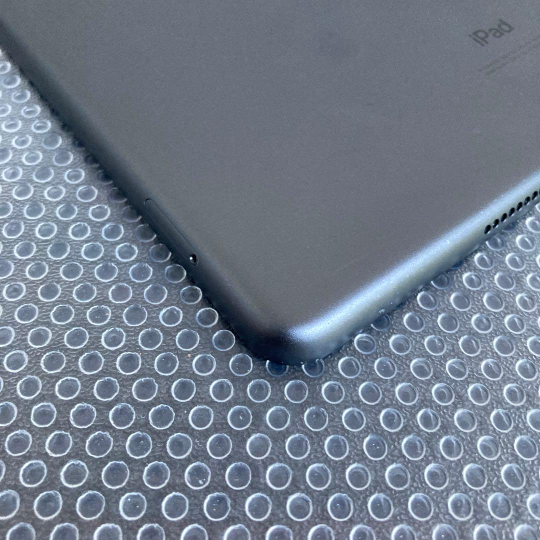 3776【早い者勝ち】電池最良好☆iPad8 第8世代 32GB SIMフリー☆