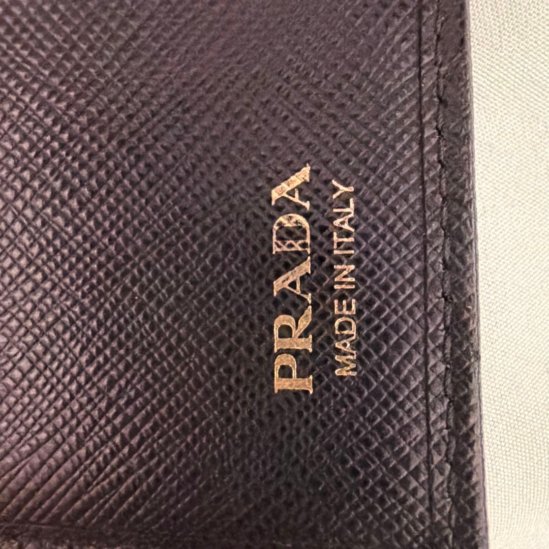 PRADA プラダ サフィアーノレザー キーケース ブラック ゴールドロゴ