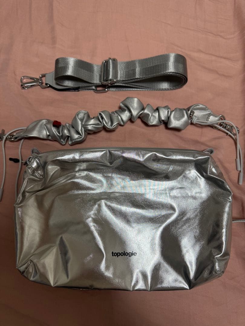 と*こ様 topologie ボトルサコッシュ ラージ シルバー シルバーショル