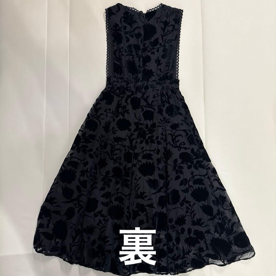 〈定価:18,700〉tnewties Vネックドレス