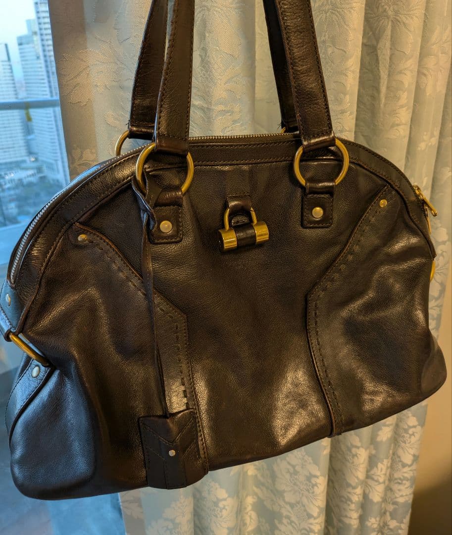 む*ぎ様 レザー ブラック ハンドバッグ ゴールド金具