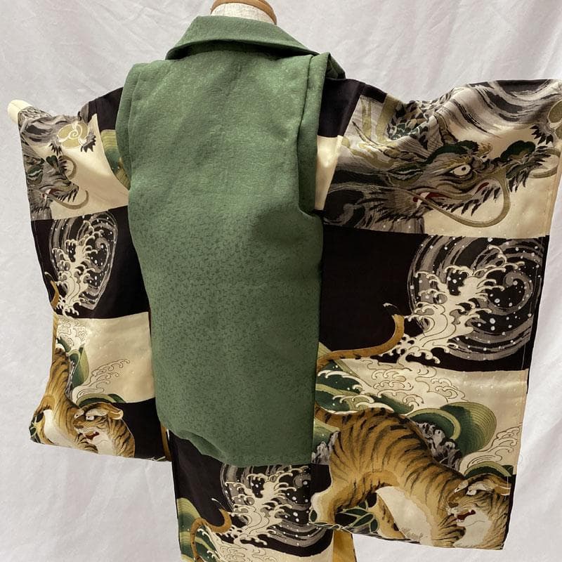 506ab82◎七五三 三歳 男の子 セミアンティーク着物&被布 虎龍 黒◎