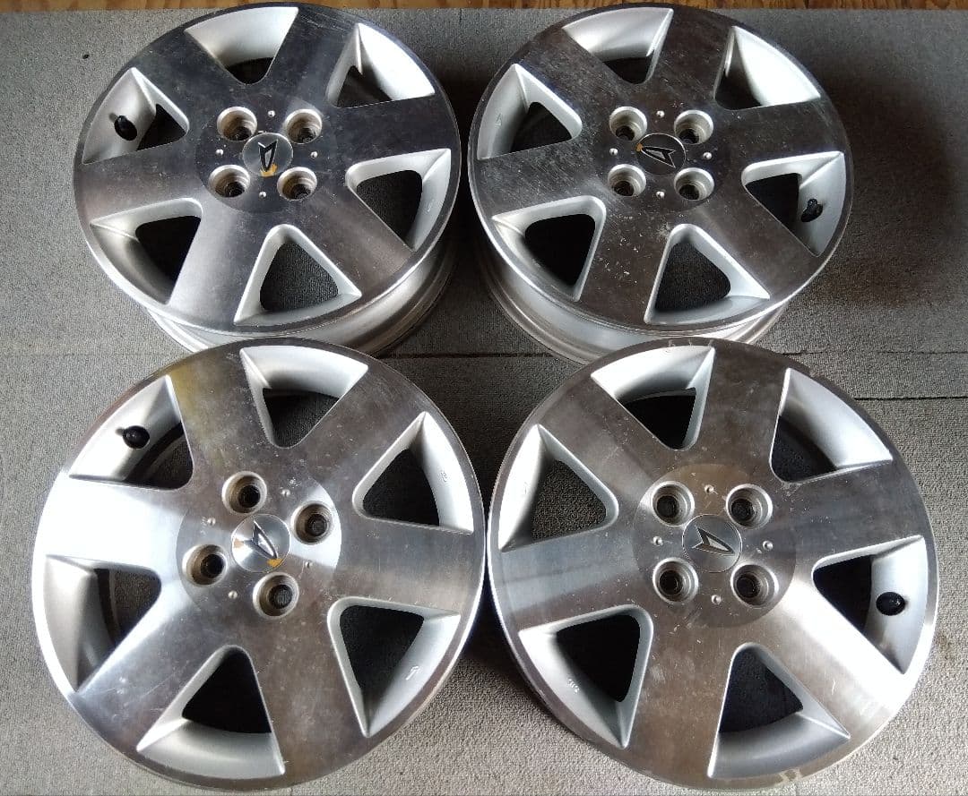 送料無料★軽自動車★DAIHATSU純正15インチホイール