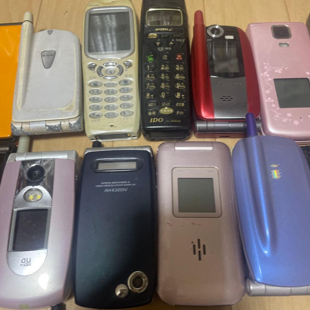 100台　大量　まとめ　携帯電話　ガラケー　本体