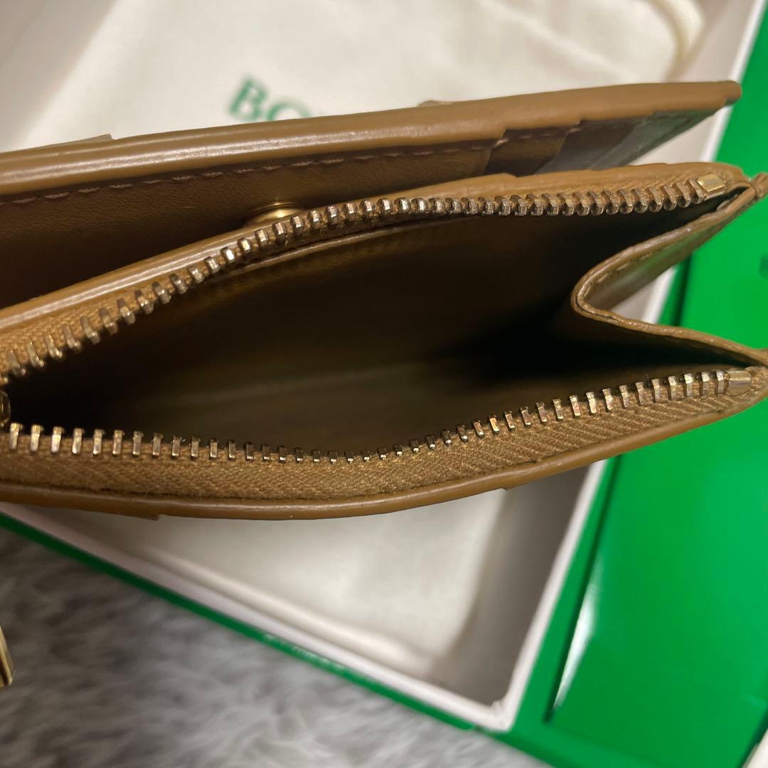 れん。ボッテガ　カセットスモール二つ折りウォレット