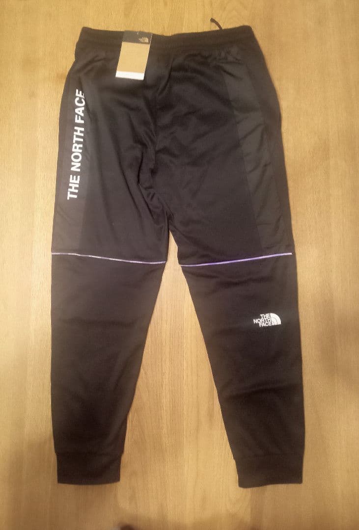 後ろ姿も格好良い!!ザ ノースフェイスパンツ!!