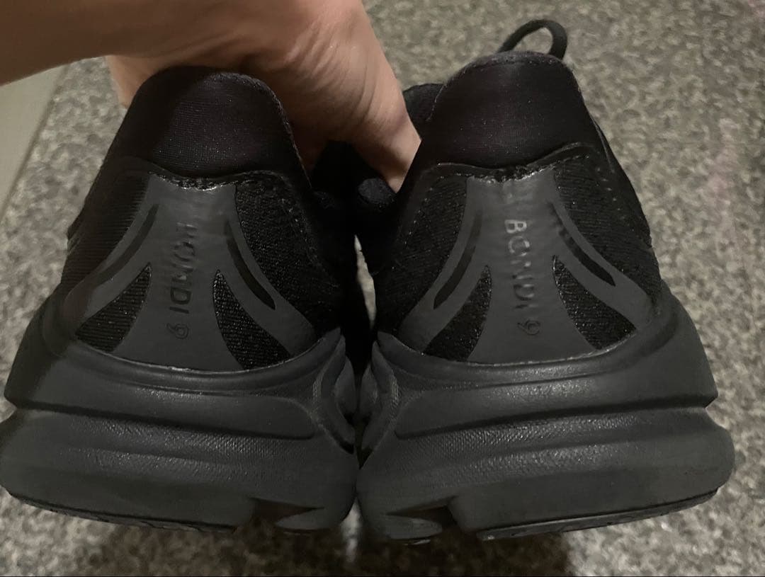 HOKA ホカ　ホカオネオネ　BONDI9 ボンダイ9 スニーカー　靴　シューズ