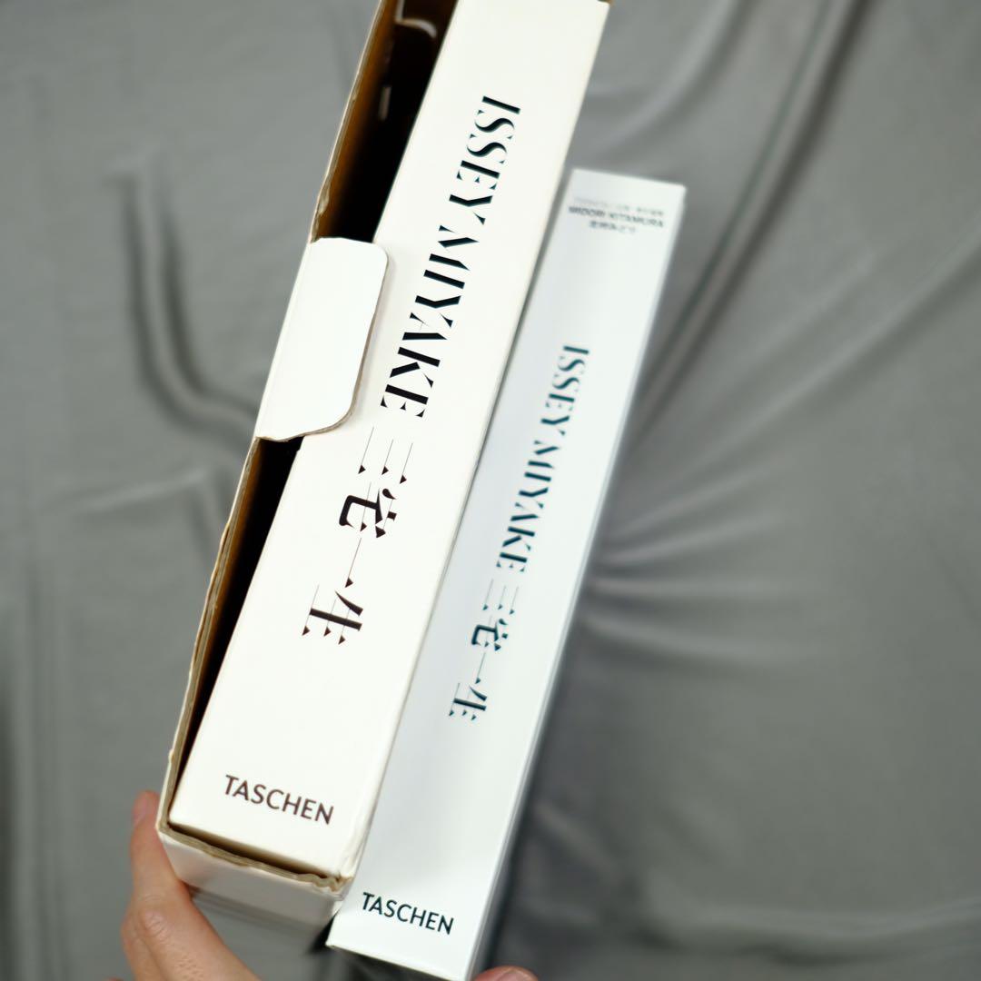 ISSEY MIYAKE 三宅一生　TASCHEN 大型写真集　作品集　初版