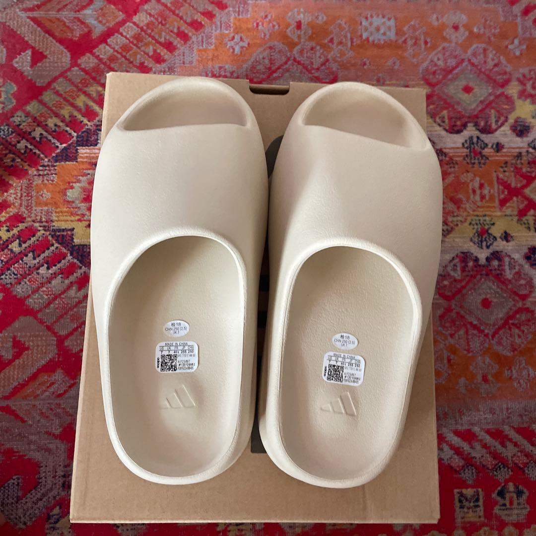 YEEZY SLIDE イージースライド ボーン