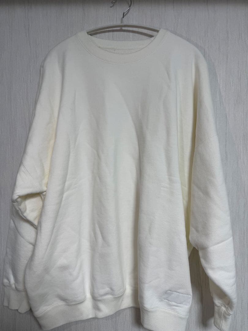 ホワイトオーバーサイズスウェット