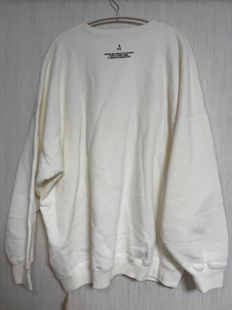 ホワイトオーバーサイズスウェット