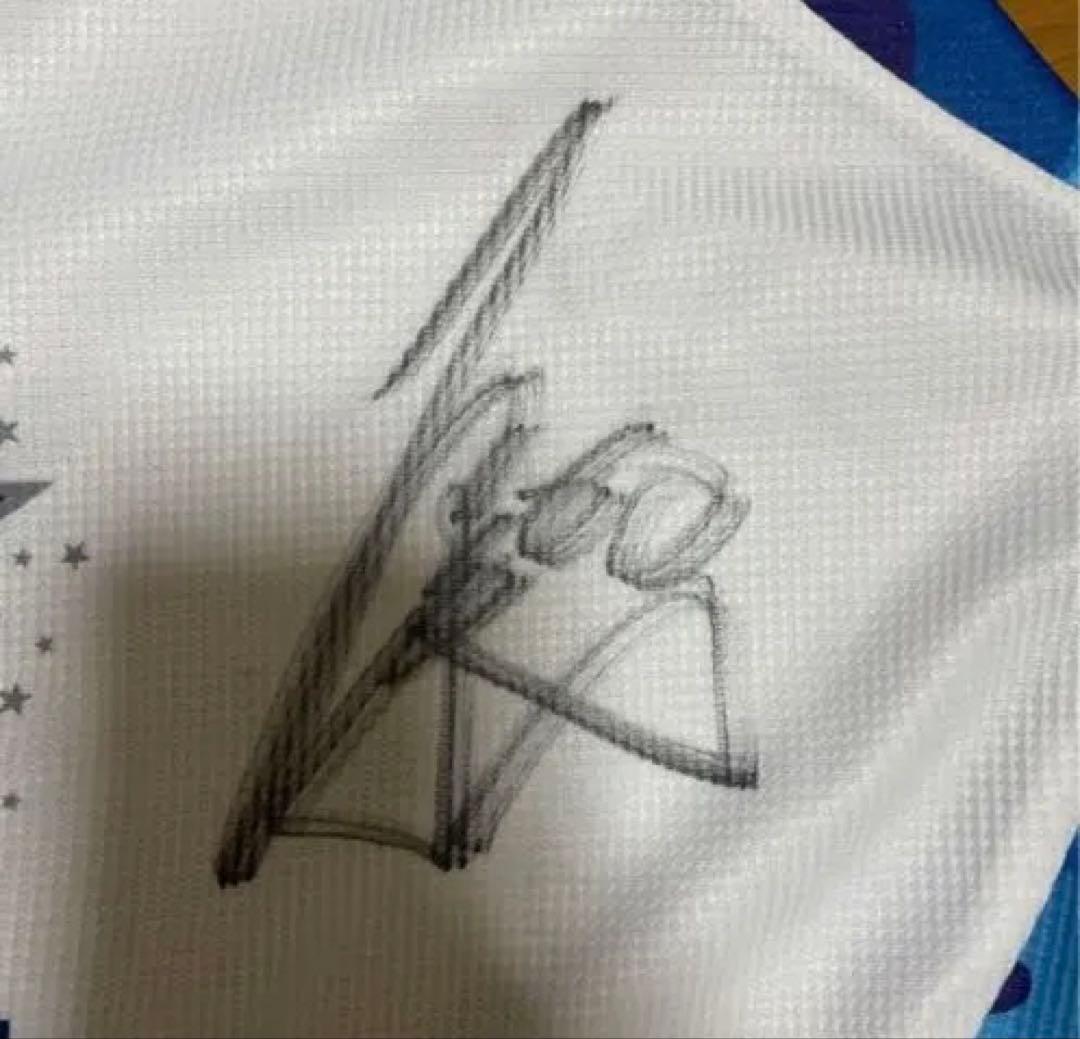 横浜DeNAベイスターズ　サイン入りユニフォーム