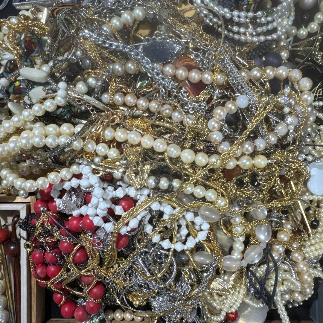 2958★昔のアクセサリー　大量★整理品　遺品★ネックレス　ブレスレット他