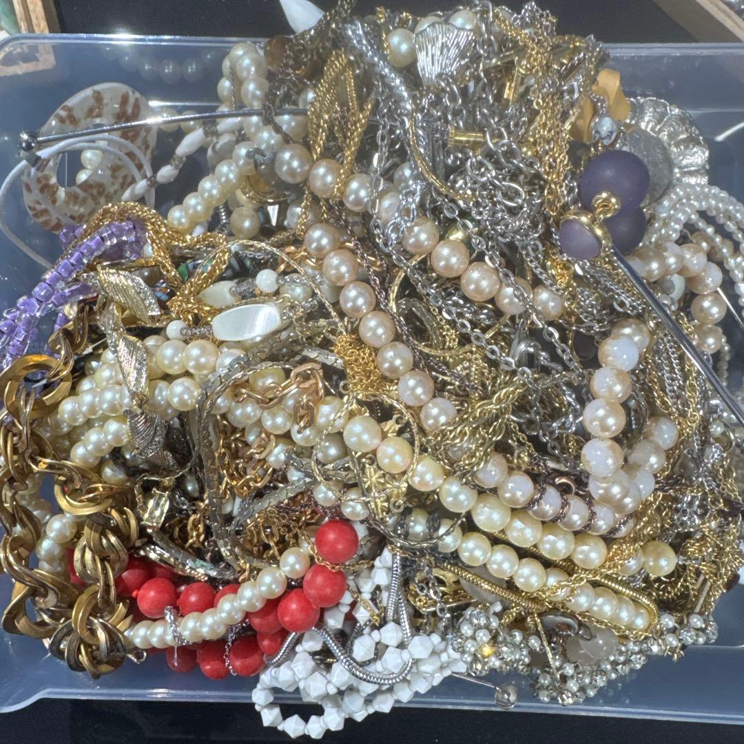 2958★昔のアクセサリー　大量★整理品　遺品★ネックレス　ブレスレット他