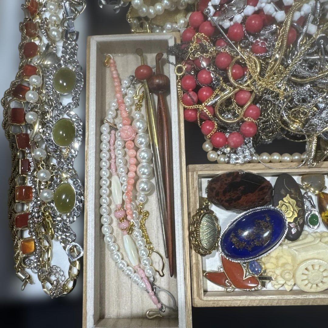 2958★昔のアクセサリー　大量★整理品　遺品★ネックレス　ブレスレット他