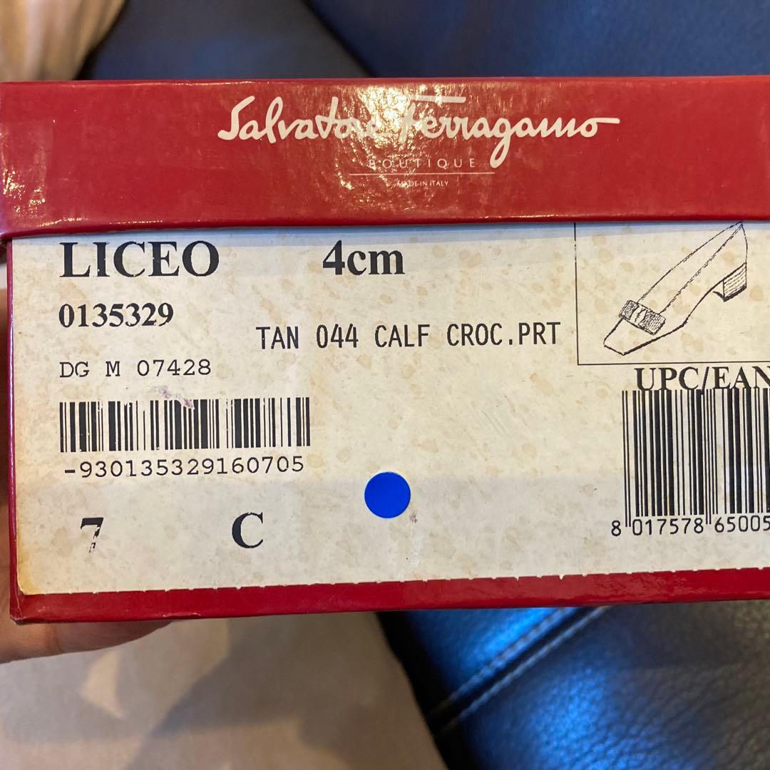 フェラガモ　 ローヒール　新品未使用　美品　24cm ヒール4cm