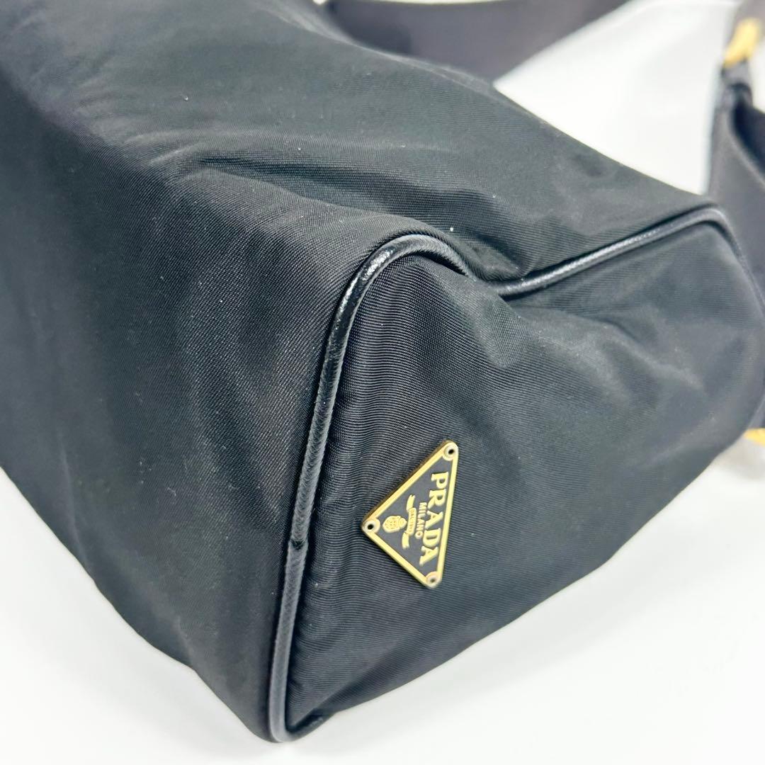 PRADA ワンショルダーバッグ レザーナイロン 3角ロゴ