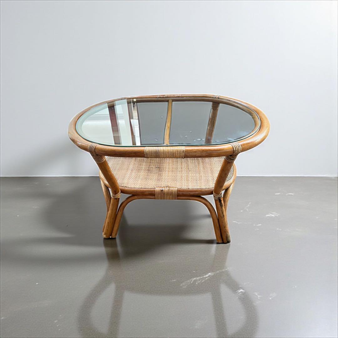 「ラタン×ガラスの美曲線！天然素材ローテーブル」　ガラステーブル