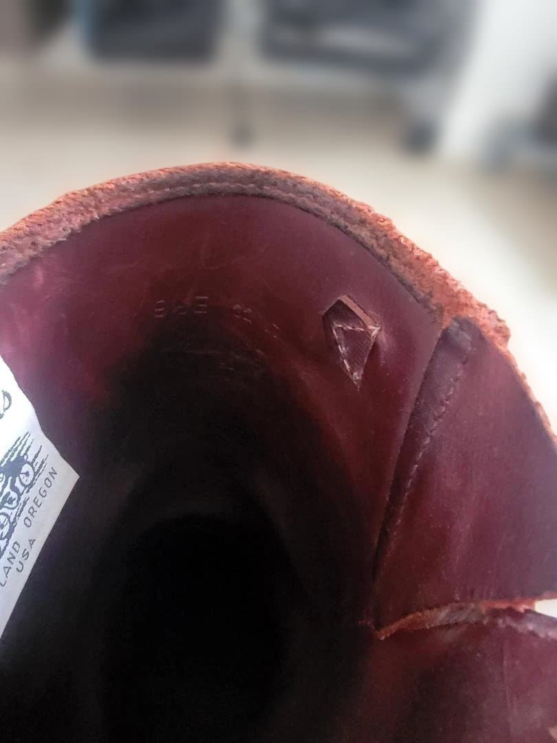 赤 スエード エンジニアブーツ ミドルカット