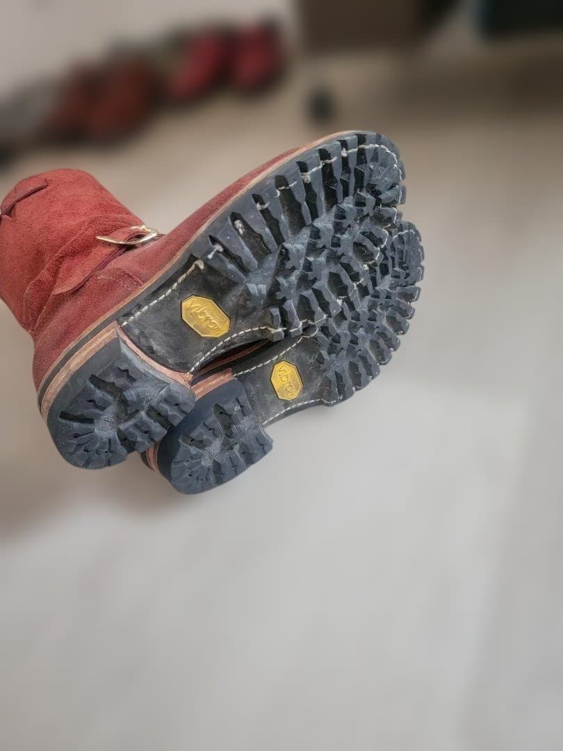 赤 スエード エンジニアブーツ ミドルカット