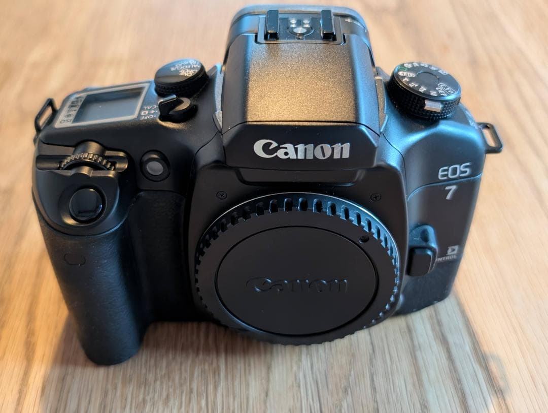 Canon EOS 7 一眼レフカメラ ボディ おまけつき キヤノン