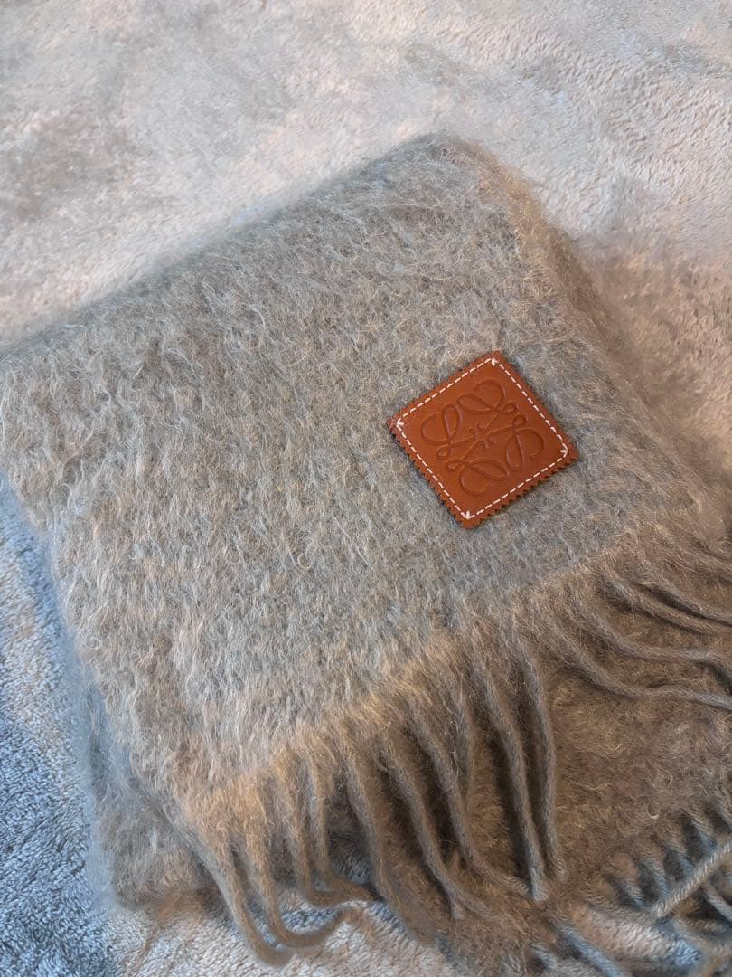 ロエベ　グレー モヘア混紡 マフラー フリンジ付き