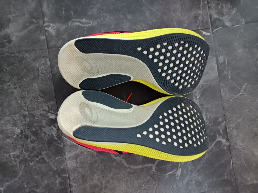 ASICS メタスピードスカイ22.5センチ