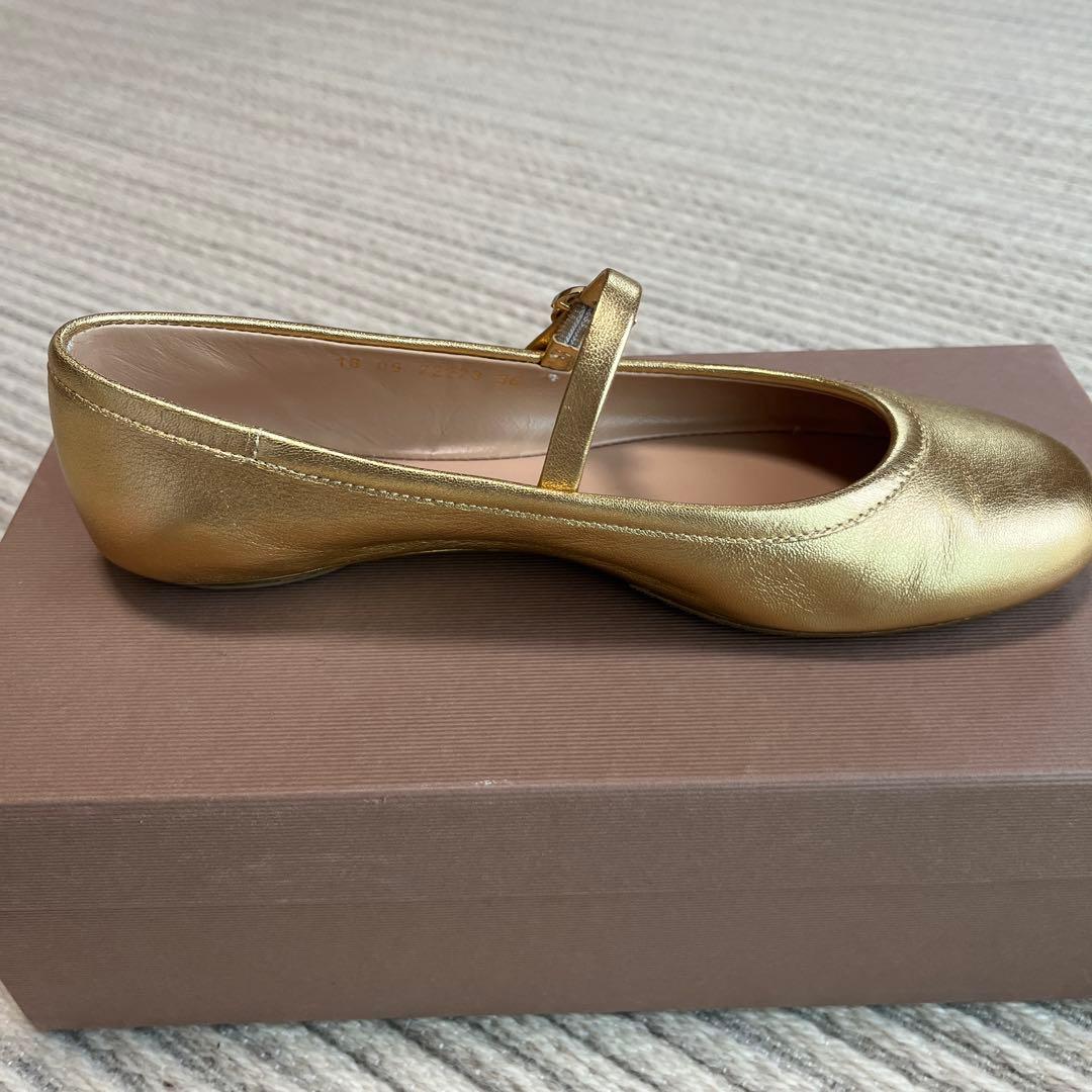 2025年購入【Gianvito Rossi】ゴールド フラットシューズ