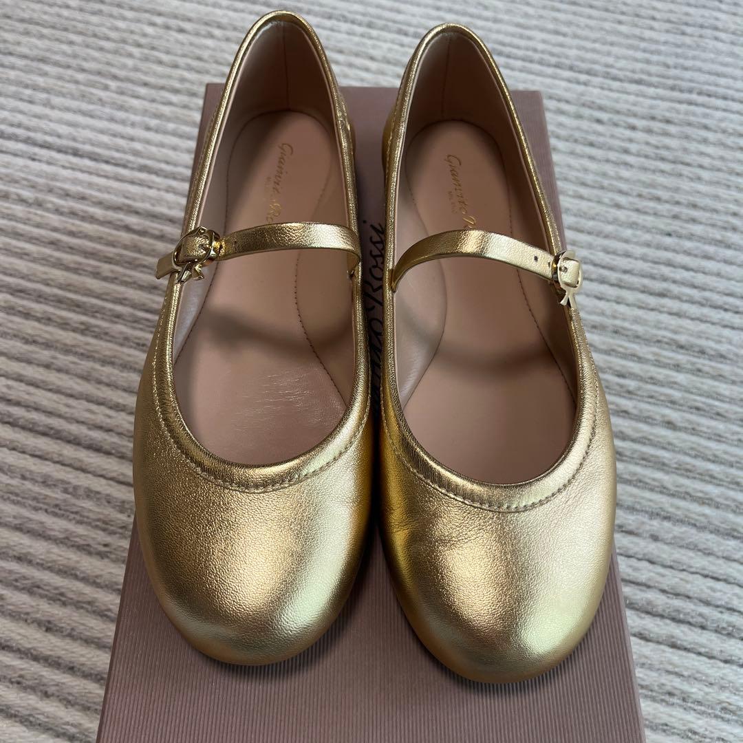 2025年購入【Gianvito Rossi】ゴールド フラットシューズ
